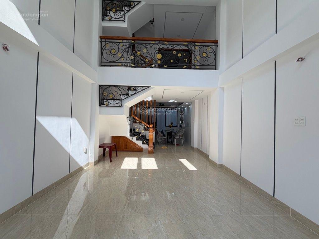 Siêu phẩm 5 tầng, hẻm xe hơi lớn, xây mới ngay lê quang định cạnh phạm văn đồng