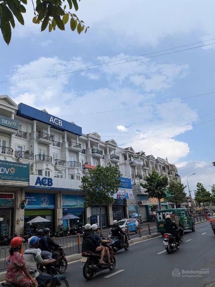 Ngộp bank bán gấp nhà 6 tầng, tầng hầm, thang máy.cityland, emart phan văn trị, hẻm xe hơi 16.8tỉ