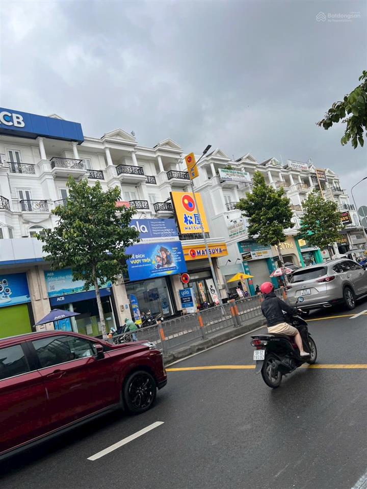 Ngộp bank bán gấp nhà 6 tầng, tầng hầm, thang máy.cityland, emart phan văn trị, hẻm xe hơi 16.8tỉ