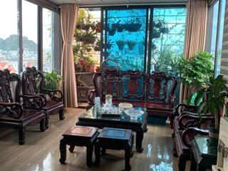 Nha 8 tầng mới xây. vị trí đắc địa.