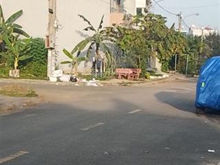 Đất đang đợi chủ đến, trường lưu quận 9,