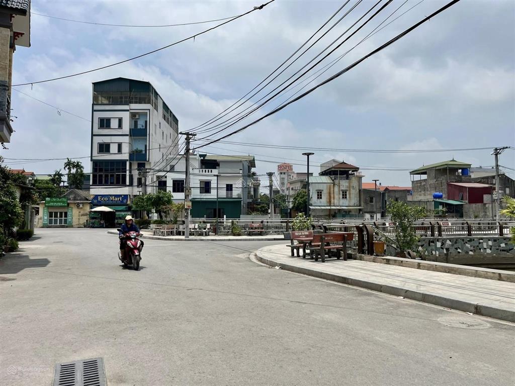 Hiếm  ô tô  ngõ thông  kinh doanh  nở hậu  mặt tiền rộng  như quỳnh văn lâm