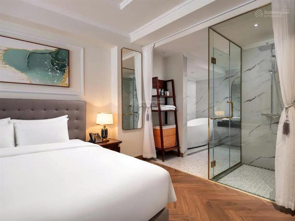 Đẳng cấp số 1 mặt phố quảng an rộng 680m2 mặt tiền 20m view hồ, tòa 5 tầng aparment + restaurant