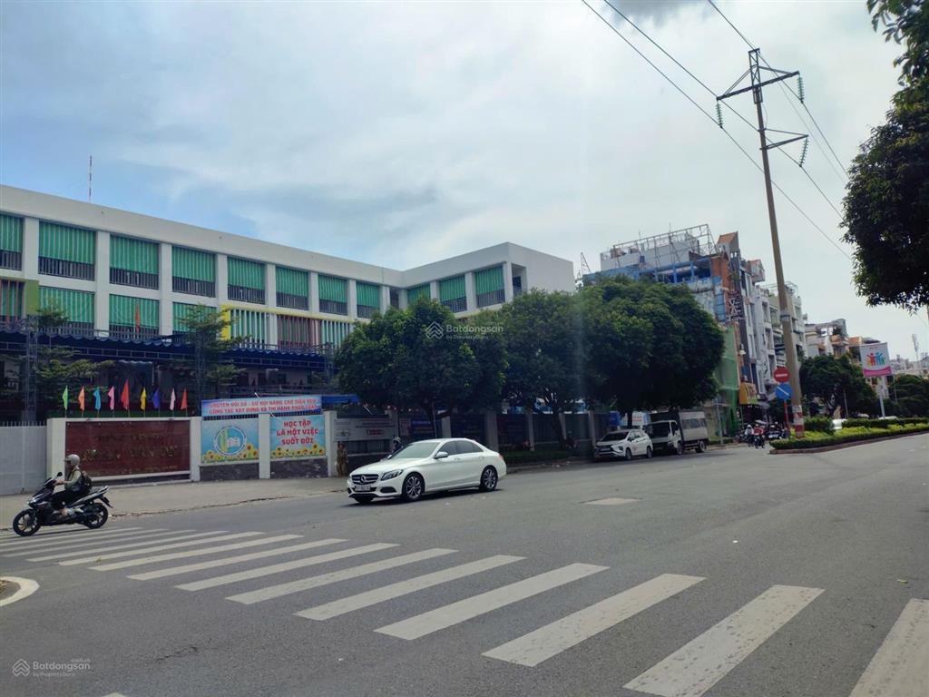 Anh nhanh tay chốt nhà giá ngộp  nhà mới 5 tầng 8wc  đường nhựa 7m  lạc long quân  q 11