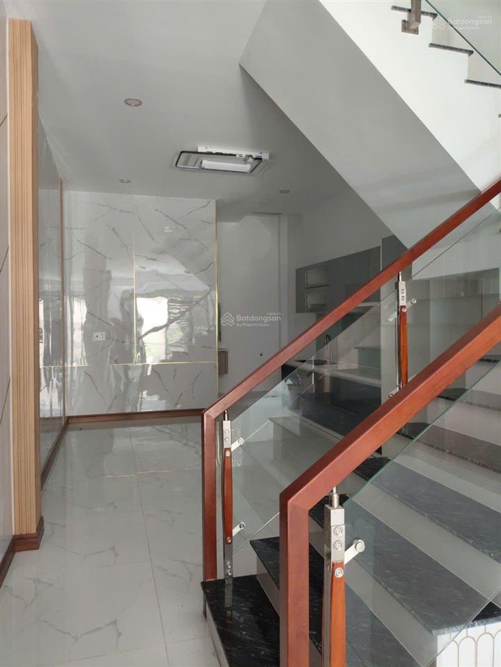 Anh nhanh tay chốt nhà giá ngộp  nhà mới 5 tầng 8wc  đường nhựa 7m  lạc long quân  q 11