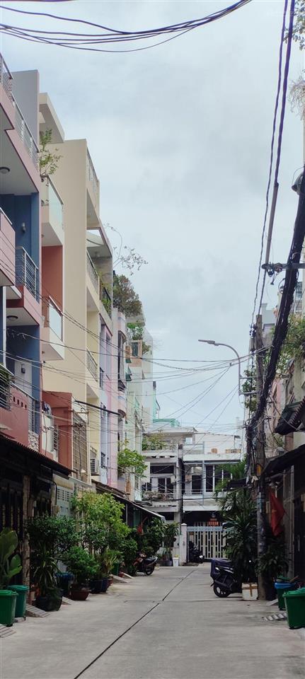 Bán nhà xe buýt đậu cửa. dt 55m2, 3 tầng. chỉ5t. ngay minh phụng  cây gõ  hồng bàng  phú lâm