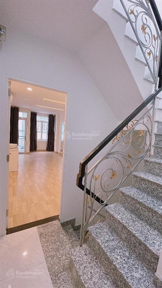 Nhà khu vip trung tâm q5 giáp q1. dt 27m2 (3x9) 4 tầng. 8,2t