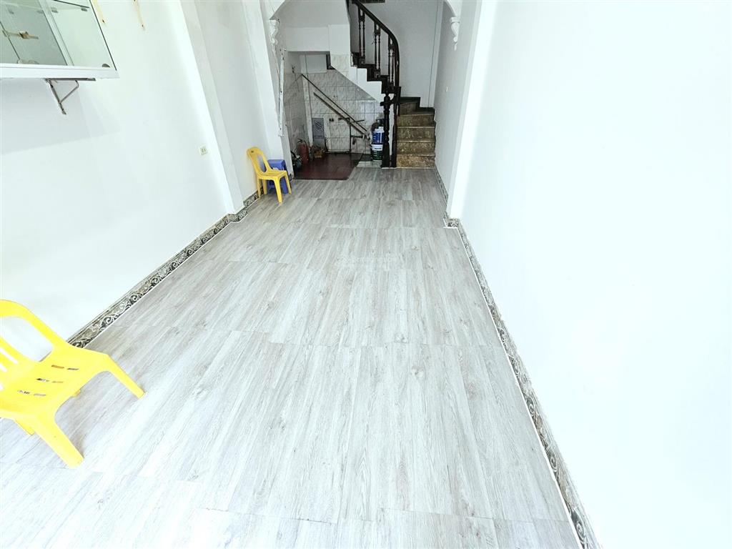 Chính chủ cho thuê cả nhà mặt phố cổ thụy khuê 30m2 x 6 tầng, giá 17tr/th vào luôn