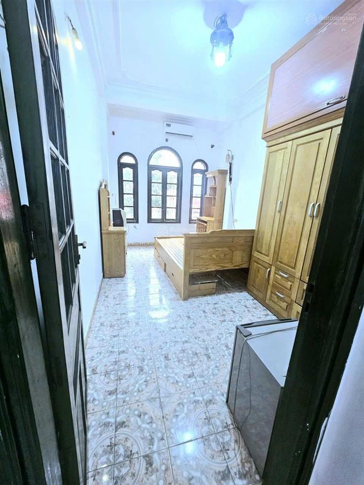 Cần cho thuê gấp nhà mặt phố thụy khuê giá cực rẻ