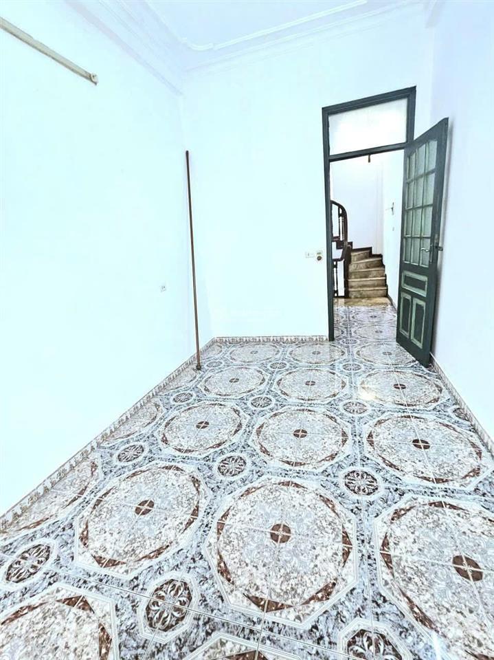 Cần cho thuê gấp nhà mặt phố thụy khuê giá cực rẻ
