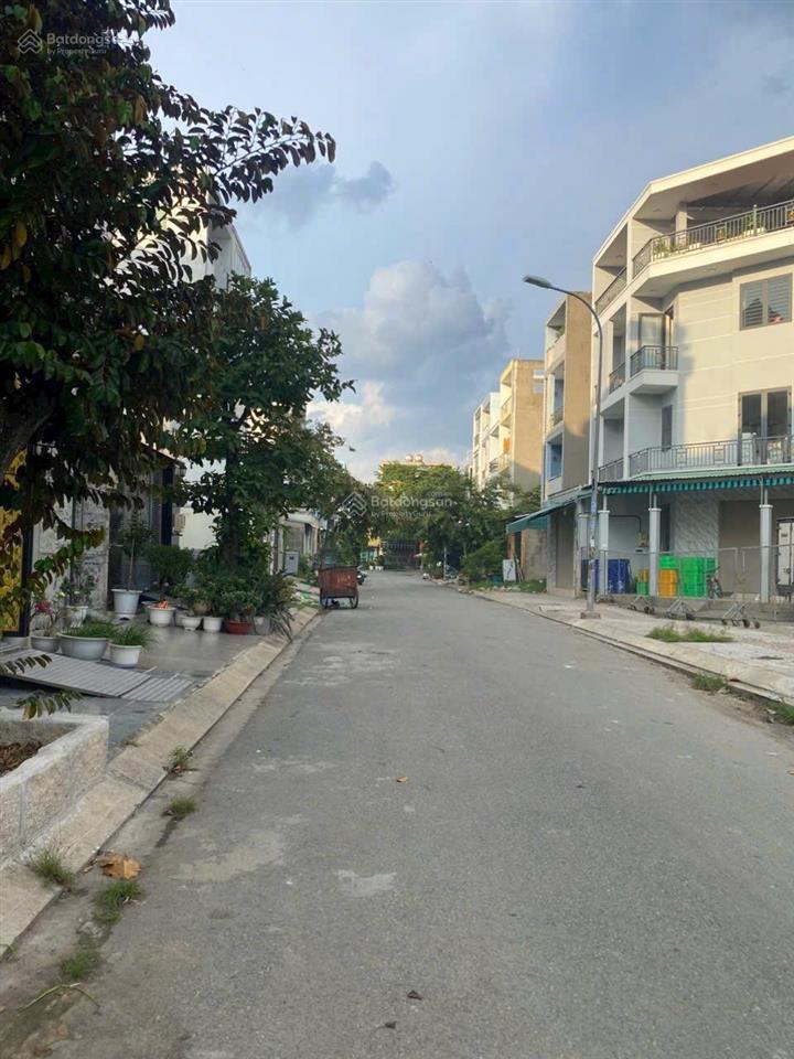 Đất 80m2 mặt tiền khu dân cư phường 7, quận 8.