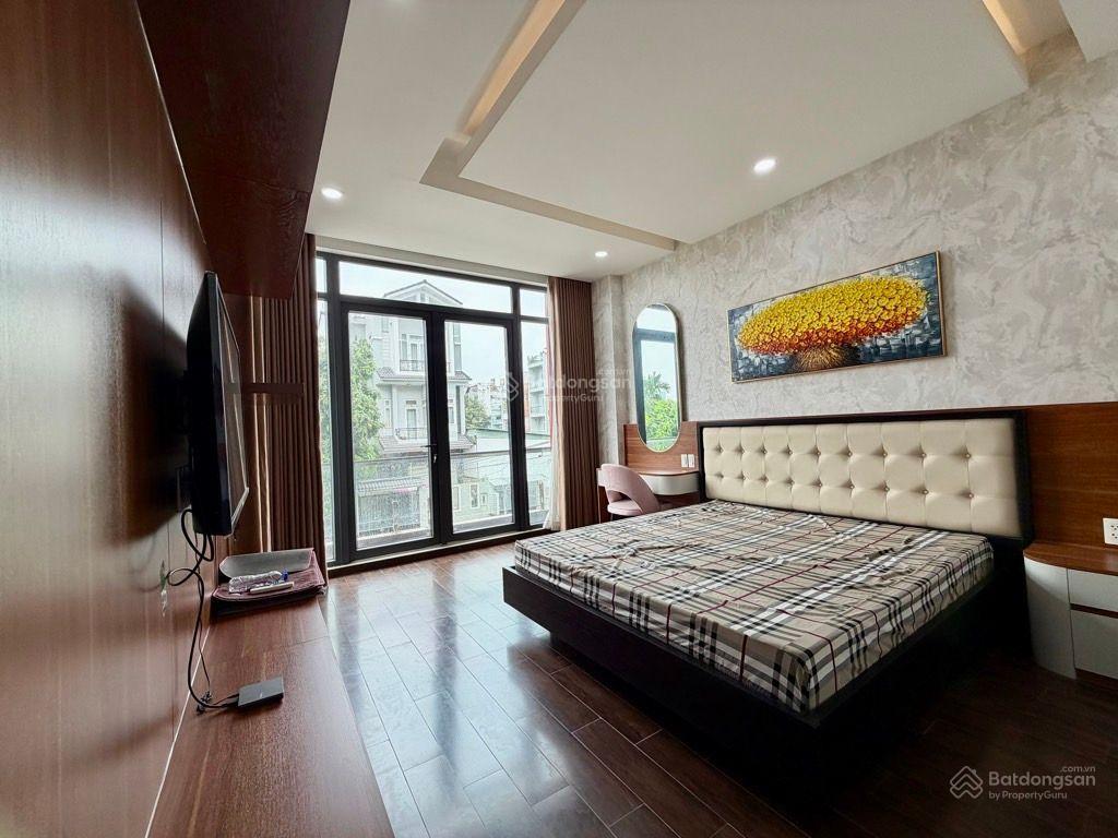 Nhà 4 tầng 136,5m2 khu phong phú 5 đối diện bến xe quận 8