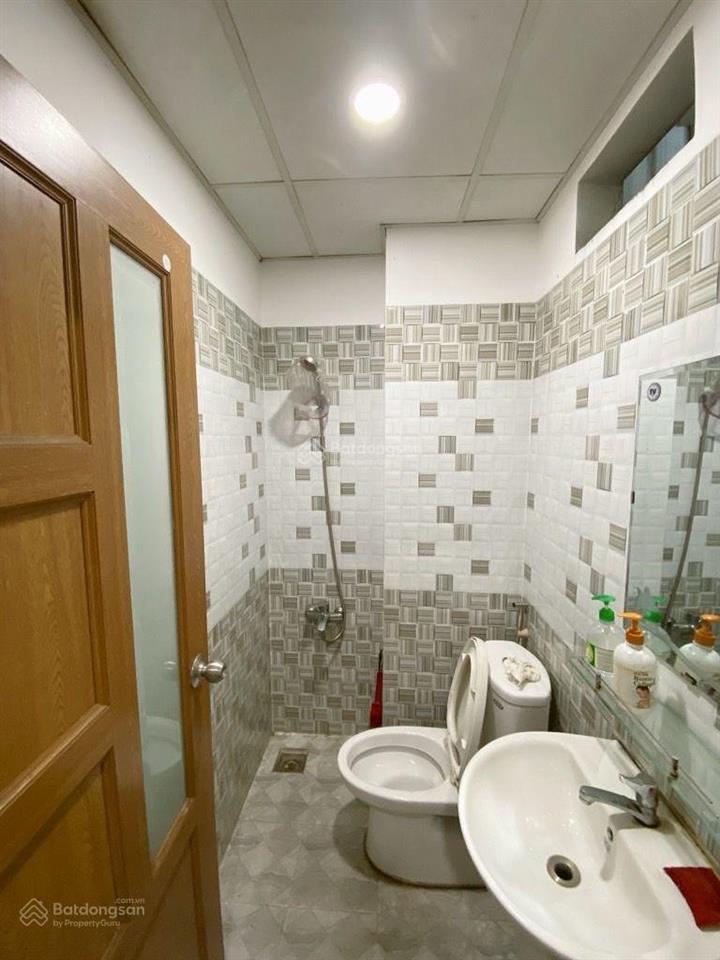 Nhà 5 tầng hẻm xe hơi ngay chợ gạch ong đường nguyễn thị tần p2 q8