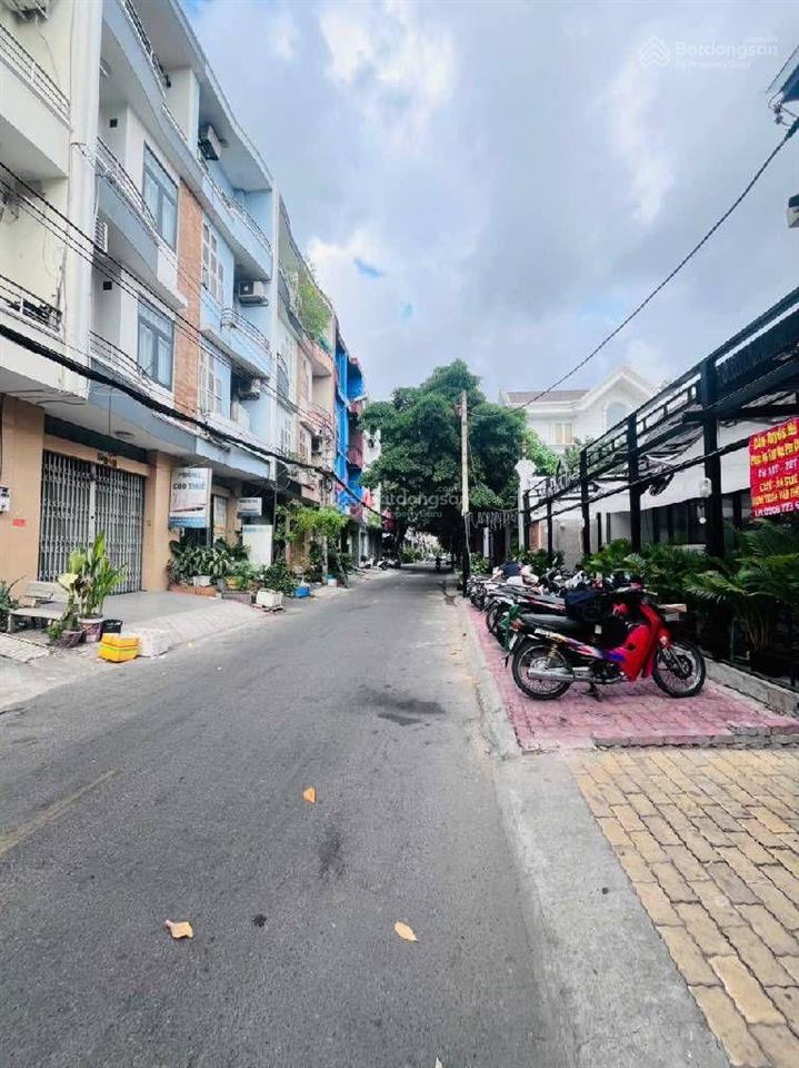 Nhà 4 tầng mặt tiền đường 320 bông sao p5 q8