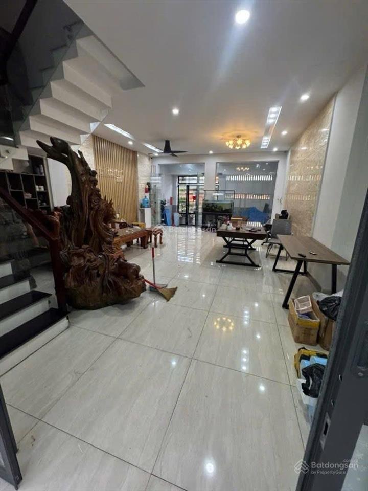 Nhà 3 tầng 108m2 khu dân cư bbnh hưng đối diện bến xe quận 8