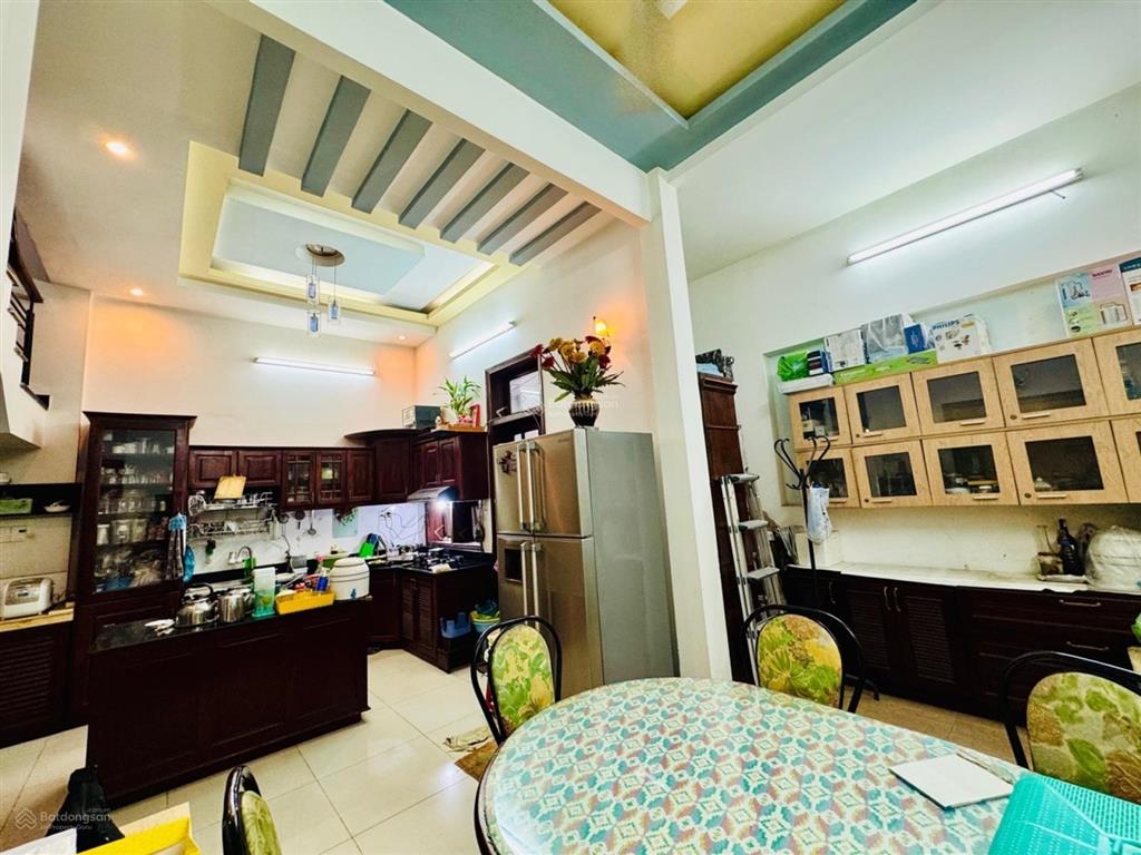 Nhà 3 tầng 112m2 mặt tiển khu dân cư phong phú 5 đối diện bến xe quận 8