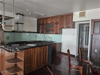 Gia đình bán gấp căn hộ screc tower quận 3  100m2, 3pn  giá gốc 6 tỷ, không qua môi giới