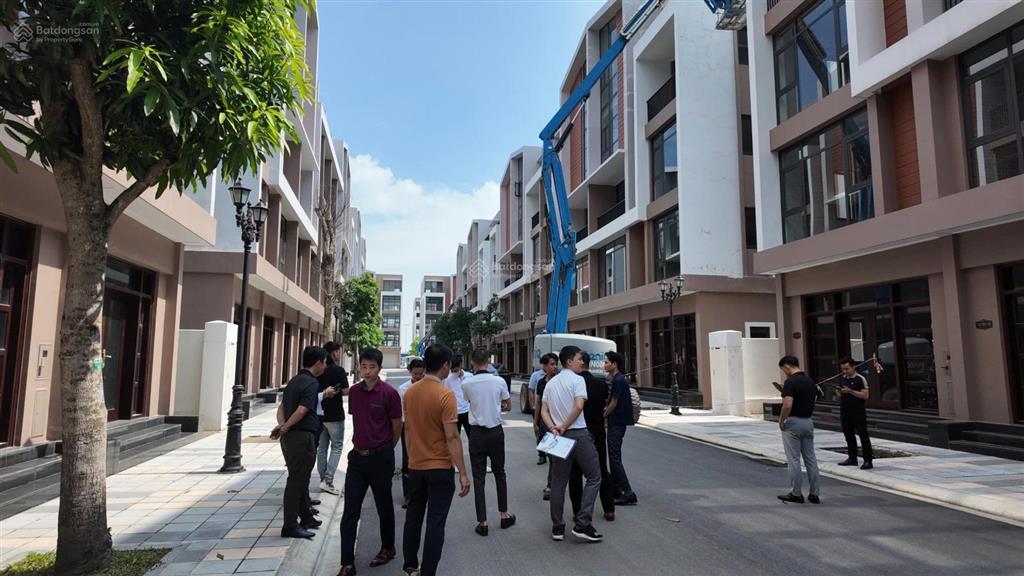 Bán nhanh căn pb28x đối diện chung cư mik diện tích 100m2, giá chỉ 18,7 tỷ