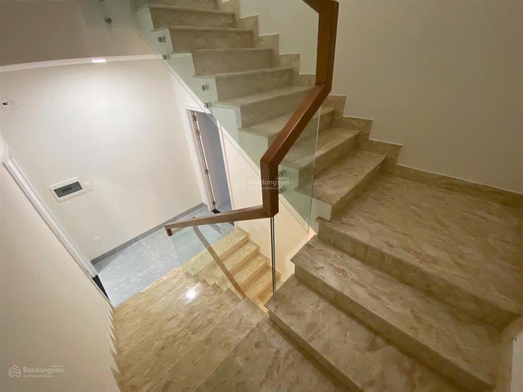 Vip  ngay ga metro  trường thọ  thủ đức  dt 79m²  4 tầng  ngang 4,5m  giá 8,6 tỷ tl