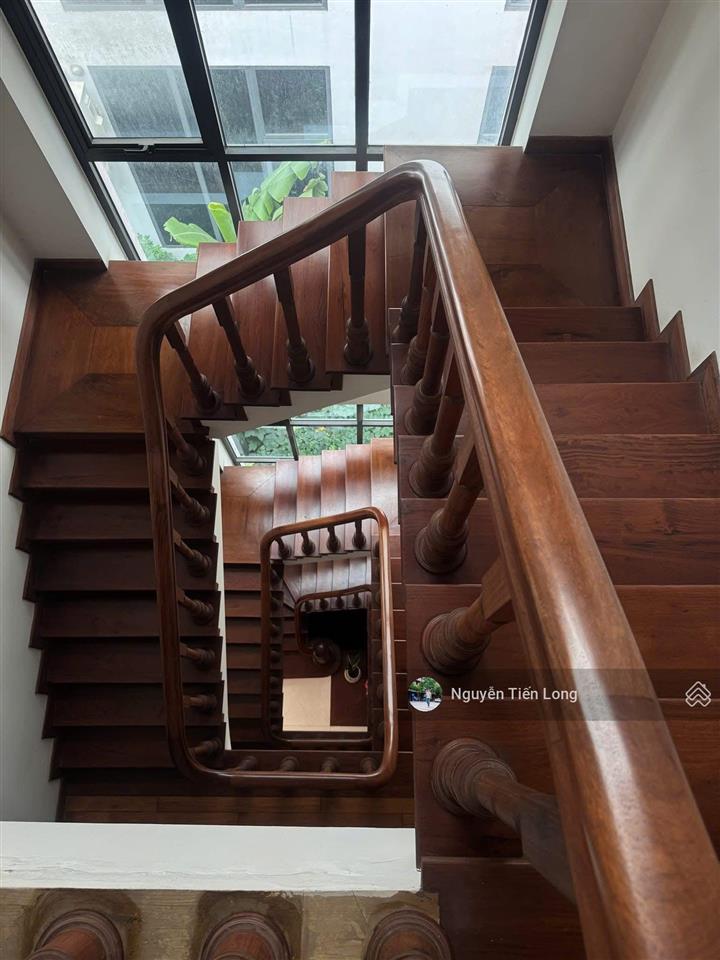 Bán biệt thự đơn lập dịch vọng hoàng quán chi 307m2 xây 4t 1 hầm ở sướng, yên tĩnh giá 92 tỷ có tl