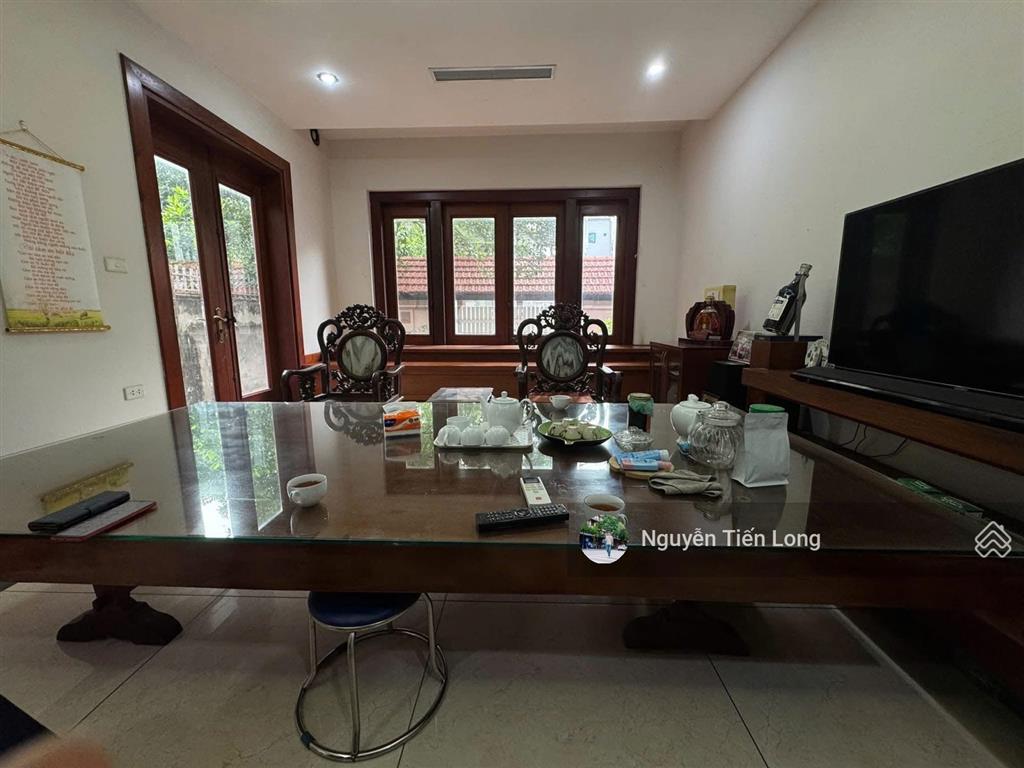 Bán biệt thự đơn lập dịch vọng hoàng quán chi 307m2 xây 4t 1 hầm ở sướng, yên tĩnh giá 92 tỷ có tl