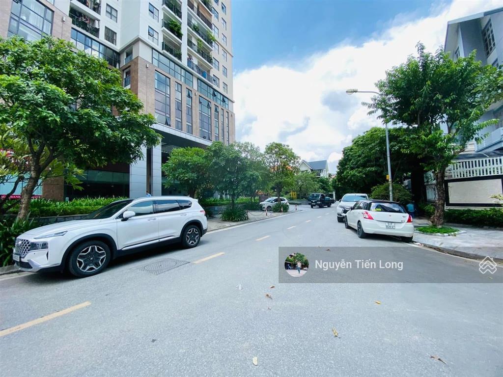 Bán biệt thự đơn lập dịch vọng hoàng quán chi 307m2 xây 4t 1 hầm ở sướng, yên tĩnh giá 92 tỷ có tl