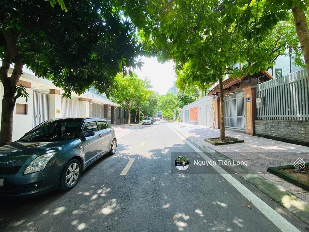 Bán biệt thự đơn lập dịch vọng hoàng quán chi 307m2 xây 4t 1 hầm ở sướng, yên tĩnh giá 92 tỷ có tl