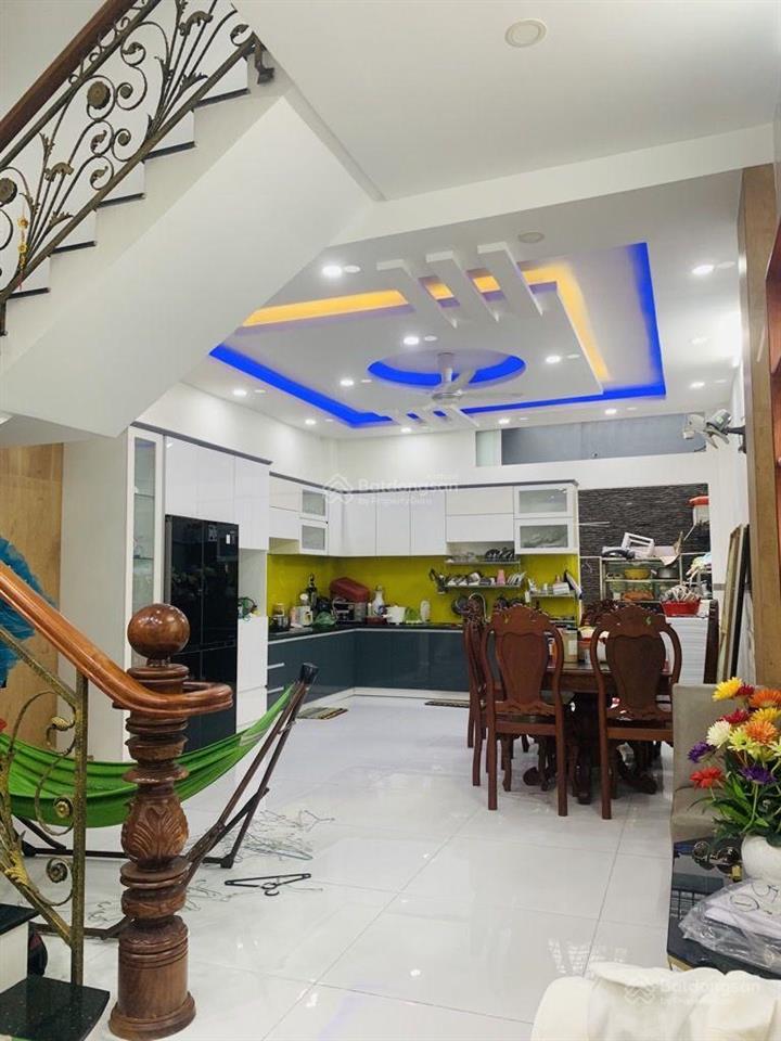 Nhà bán quận 8 hẻm xe hoi 6 m 4 tầng 5 x 20 (100m 2  phạm thế hiển chỉ hơn 7,x tỷ