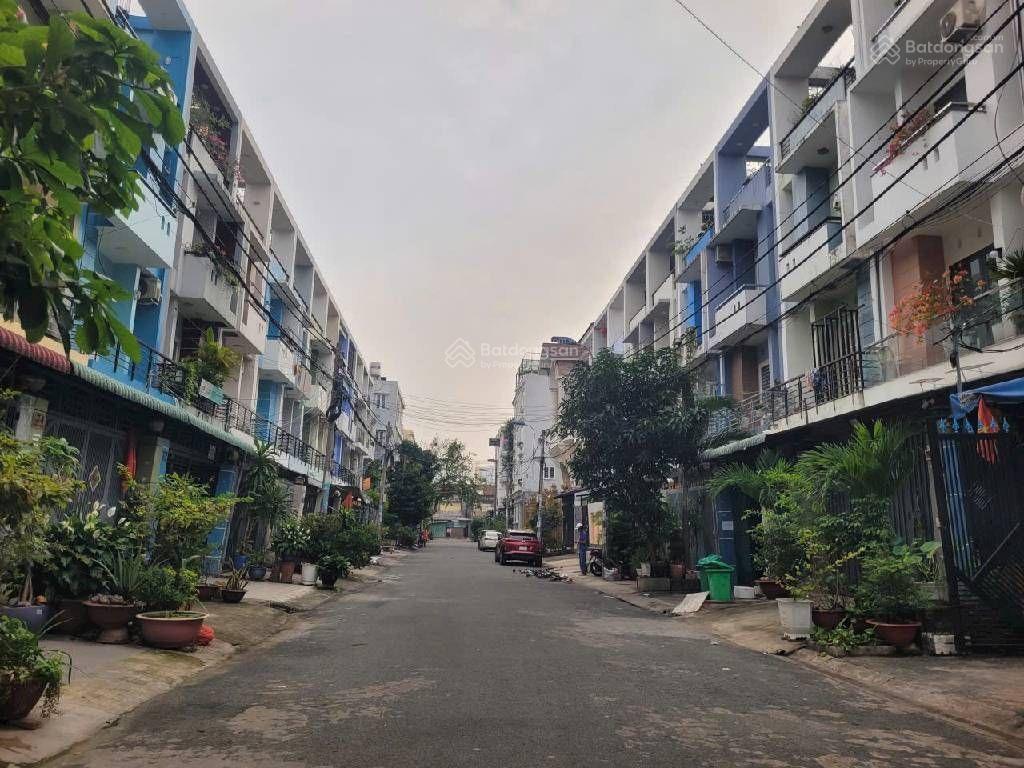 Ngon chỉ hơn 7 tỷ..  dt 65m2  hẻm xe tải thông  dương bá trạc  quận 8  cách mặt tiền đường 5