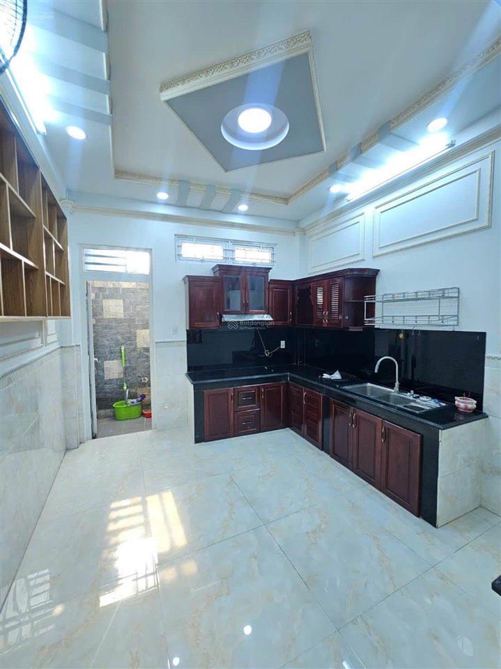 Nhà quận 8 giá bình tân, kết cấu 3 tầng, đường xe tải 4 x 18 chỉ hơn 6 tỷ