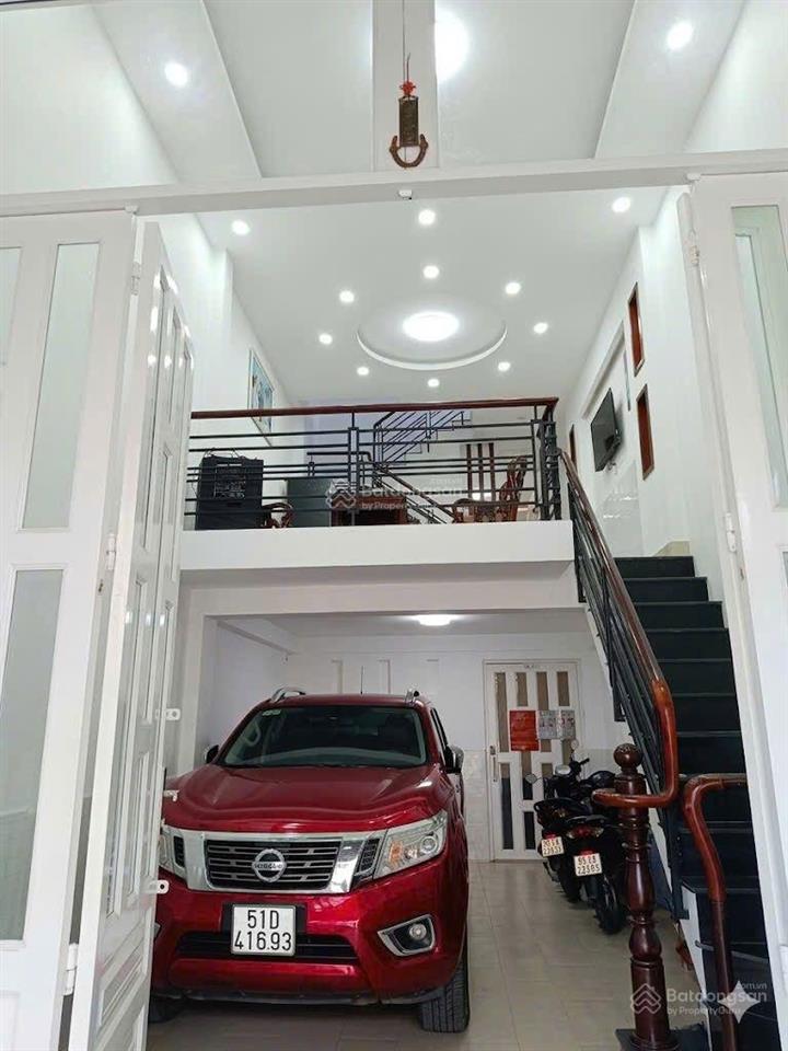 Nhà quận 8 giá bình tân, kết cấu 3 tầng, đường xe tải 4 x 18 chỉ hơn 6 tỷ
