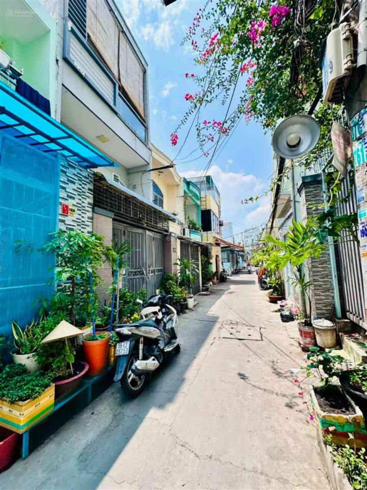 Trung tâm quận 8  qua cây cầu chà và là quận 5  dt 4 x 13  tám danh  chỉ hơn 6 tỷ
