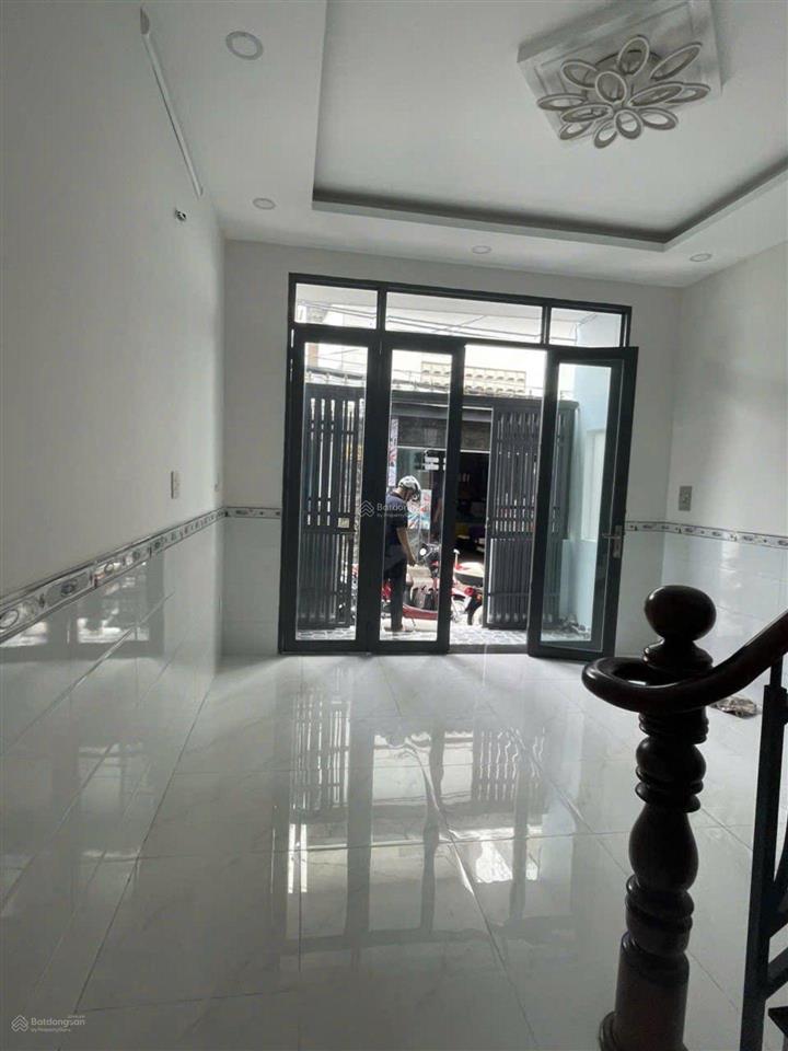 Quận 8 sát parkmall  nhà mới tinh  dọn vào là ở  giá hơn 5 tỷ zalo gấm 0903*807*432
