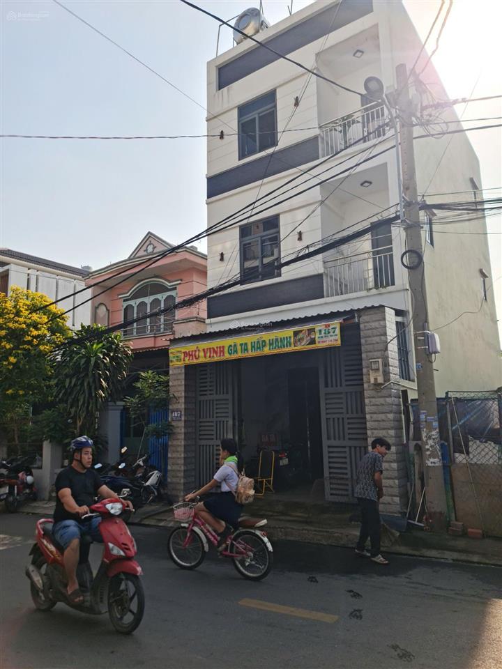 Bán nhà 3 lầu mới xây xong, mặt tiền đường thông 75m2 tại hóc môn