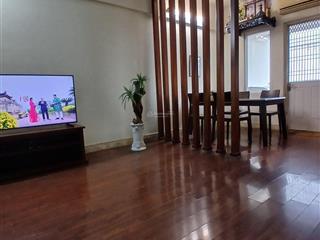 Chính chủ bán chung cư căn góc 76 m2  nôi thất gồm 3 điêu hòa, quạt, máy giặt  kđt việt hưng