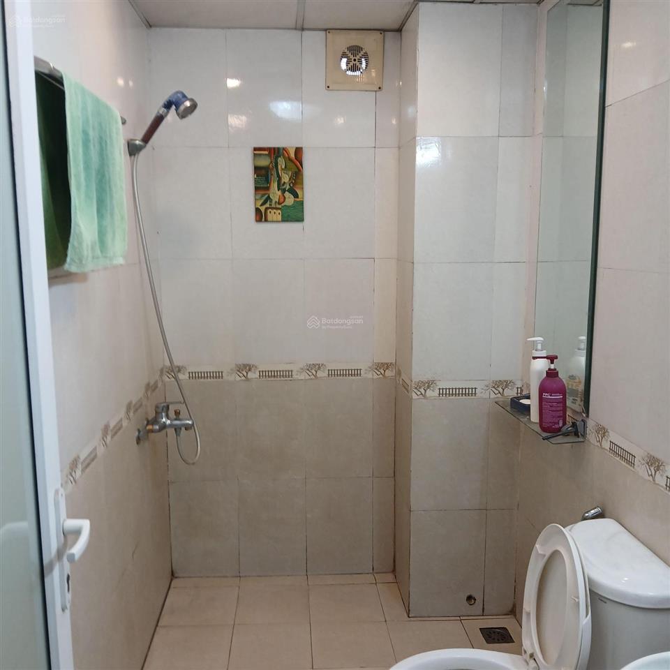 Nhà 2phong. ngủ. 2w .thiết kết đẹp. ở ngay .gần trường học các cấp. 100m .chợ