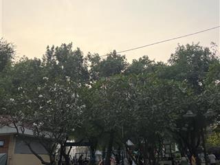 Phòng cho thuê 28m2, 3.800.000, điện nước thỏa thuận. có máy lạnh, có máy giặt, tủ lạnh, nệm