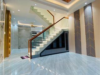 Nhà hiếm  1 căn ra mặt tiền tạ quang bửu  3 tầng  4,5 x 12m  chỉ 6,xtỷ