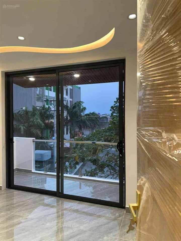 Nhà mới toan, 1 căn ra mặt tiền phạm hùng  q8  3 tầng  4,5x10  giá 6,xtỷ