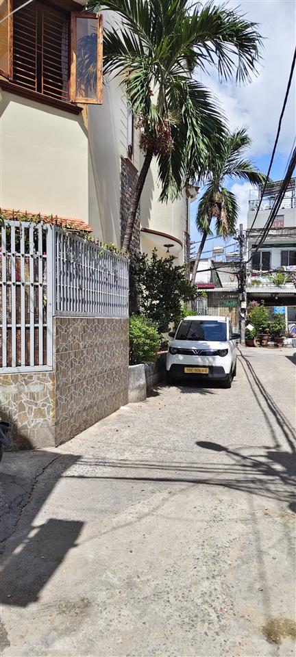 Khu hiếm nhà bán  bông sao  quận 8  4 tầng  hẻm 8m  4,3 x 10m  nhỉnh 4 tỷ
