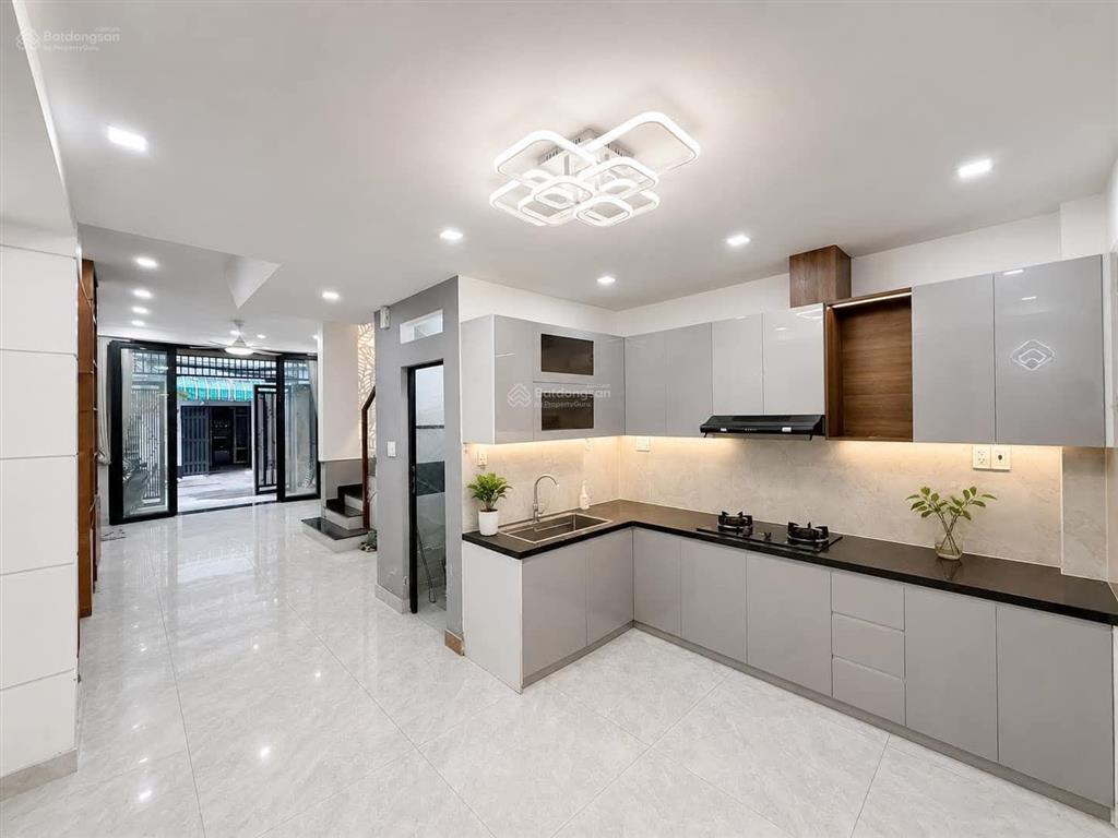 Khu hiếm nhà bán  bông sao  quận 8  4 tầng  hẻm 8m  4,3 x 10m  nhỉnh 4 tỷ
