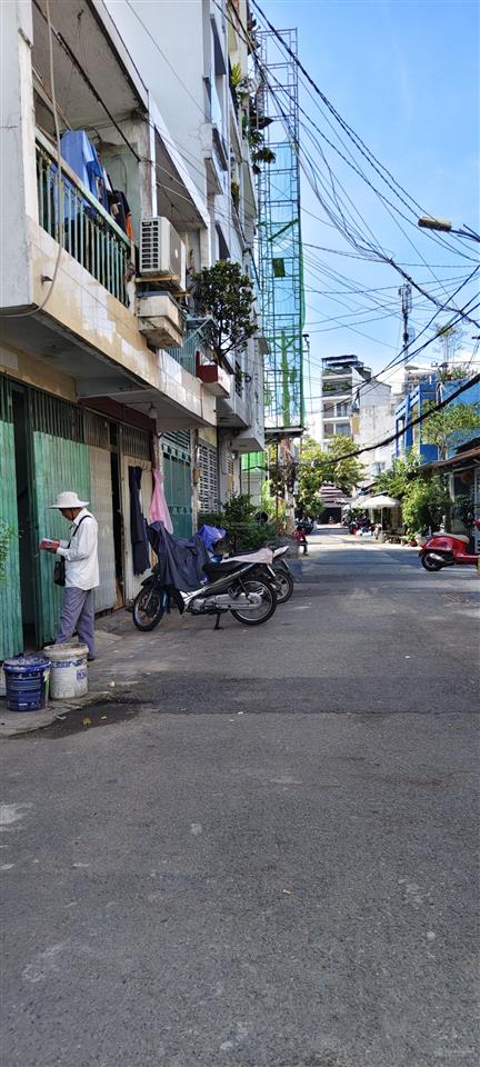 Bến phú định  quận 8  115m2 ngang 5.2m  cách mặt tiền 20m  nhà cấp 4  giá 3, x tỷ