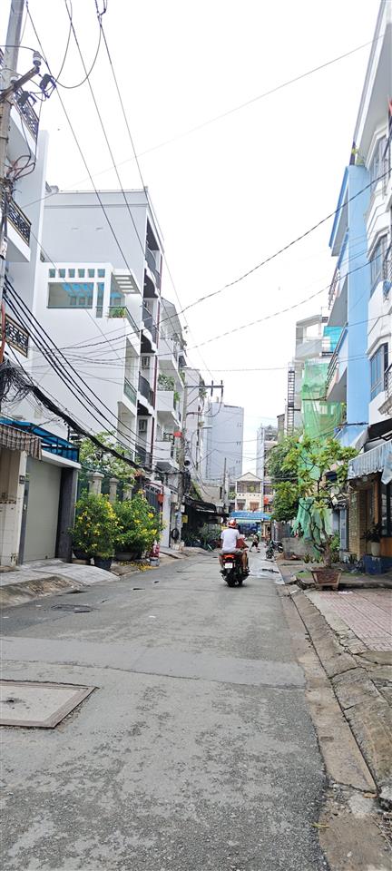 Bến phú định  quận 8  115m2 ngang 5.2m  cách mặt tiền 20m  nhà cấp 4  giá 3, x tỷ