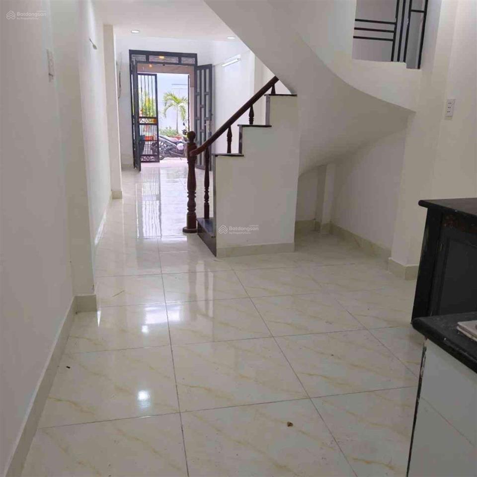 Bán nhà mặt tiền gần chợ, phạm thế hiển quận 8  dt 68 m  giá nhỉnh 4 tỷ