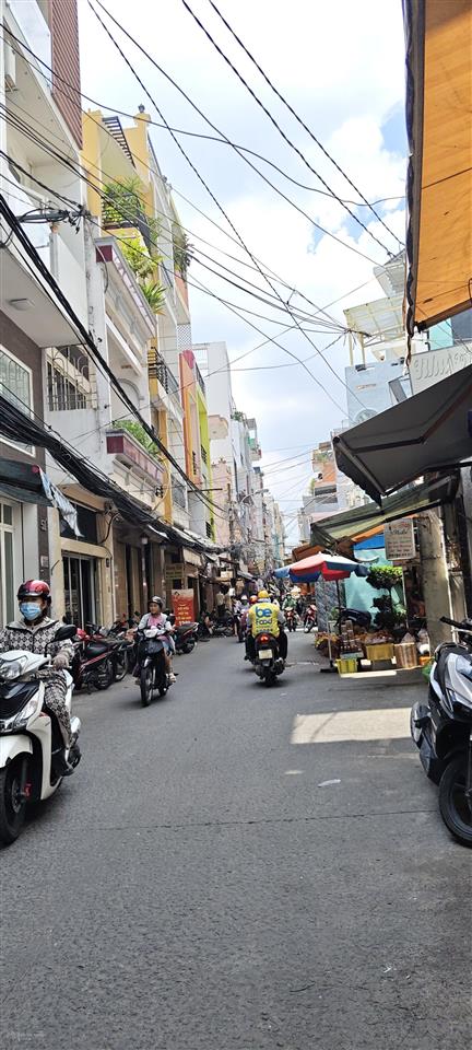 Ngang bề thế 6.5m  ngay chợ kinh doanh sầm uất, quận 8  giá 9,x tỷ