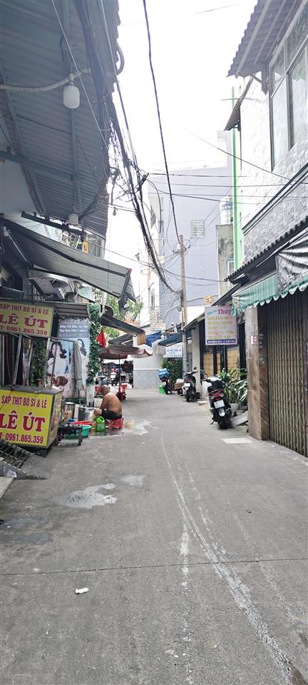 Ngang bề thế 6.5m  ngay chợ kinh doanh sầm uất, quận 8  giá 9,x tỷ