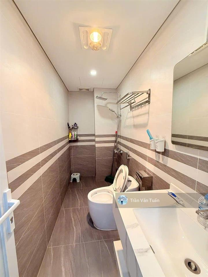 Chủ nhà cần bán gấp  nhà phân lô hoàng quốc việtcầu giấy, 36m 6t, mt 4m, ngõ oto, vỉa hè, 16.3 tỷ