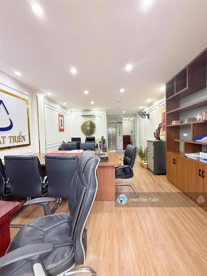 Chủ nhà cần bán gấp  nhà phân lô hoàng quốc việtcầu giấy, 36m 6t, mt 4m, ngõ oto, vỉa hè, 16.3 tỷ