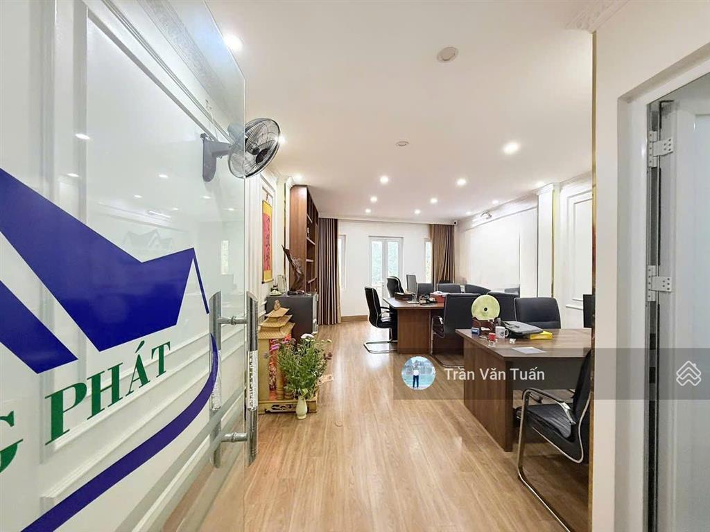 Chủ nhà cần bán gấp  nhà phân lô hoàng quốc việtcầu giấy, 36m 6t, mt 4m, ngõ oto, vỉa hè, 16.3 tỷ