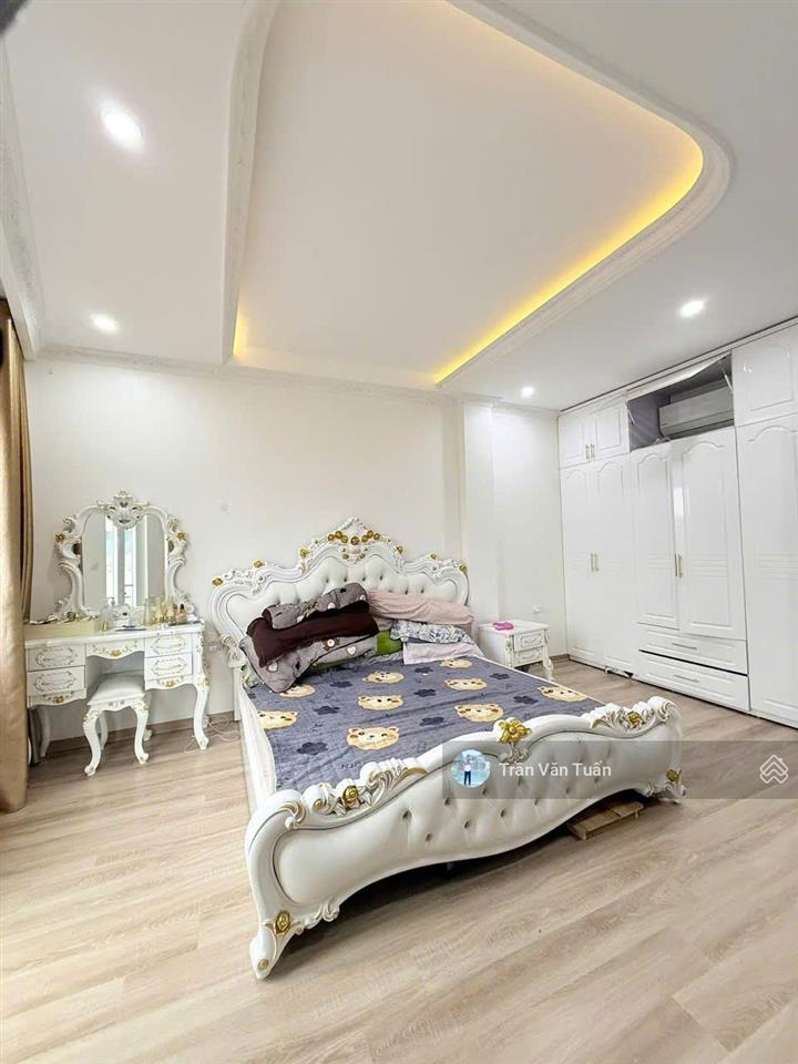 Chủ nhà cần bán gấp  nhà phân lô hoàng quốc việtcầu giấy, 36m 6t, mt 4m, ngõ oto, vỉa hè, 16.3 tỷ